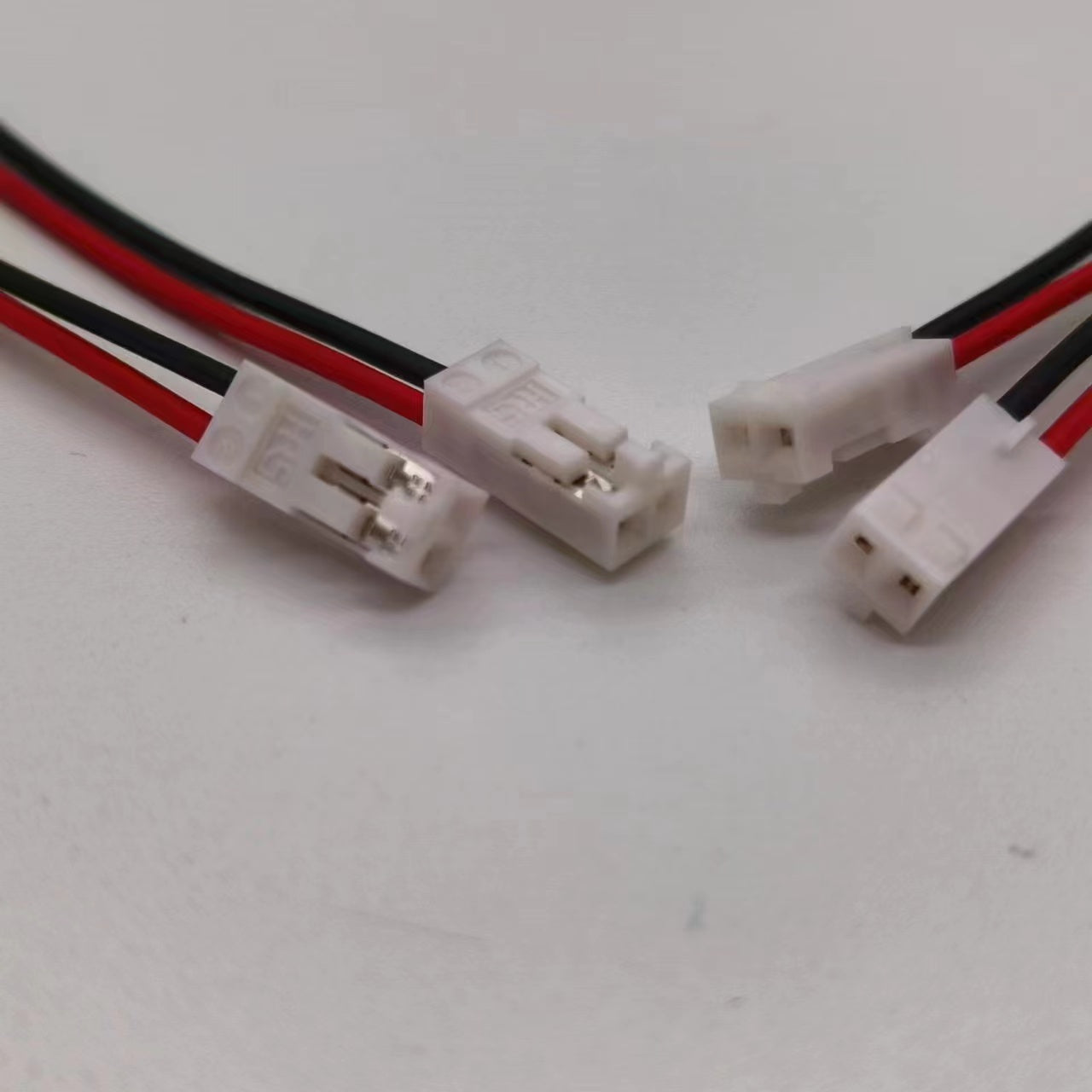 Hrs Df1b-2s-2.5r 2.5mm 2 Rectangular Connectors Cable Harness for Atomizer