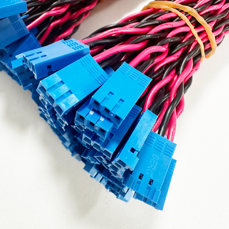 Amphenol ICC FCI 65240-003LF Blue DUBOX™ MezzSelect™ Basics+ BEGR 2.54mm Pitch Wiring Harness