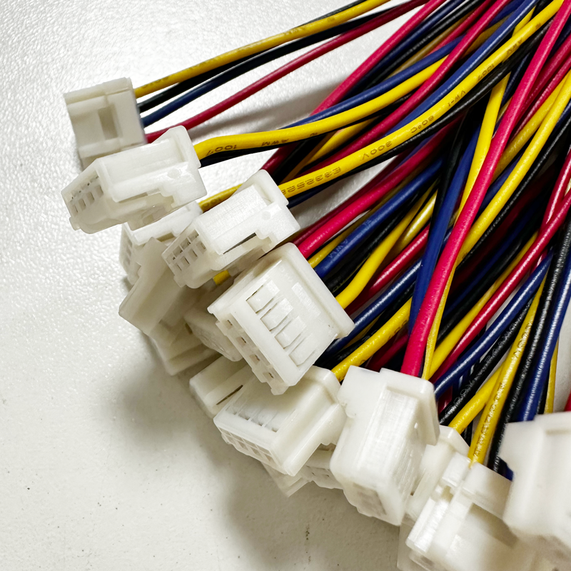 YEONHO 20071HR-H04E 2.0mm Lock Wire to Board Vertical Horizontal Cable Assembly Wire Customized